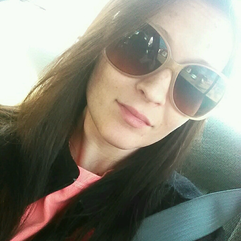 Meet your Posher, Courtney